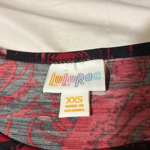 LuLaRoe Irma Red Roses on Black Tunic 2XS (Small) - Picture 2 of 8